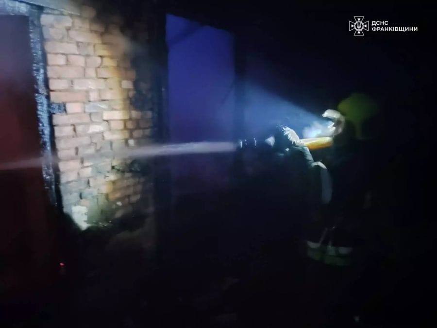 На пожежі в Кропивнику знайдено тіло чоловіка (Фотофакт)